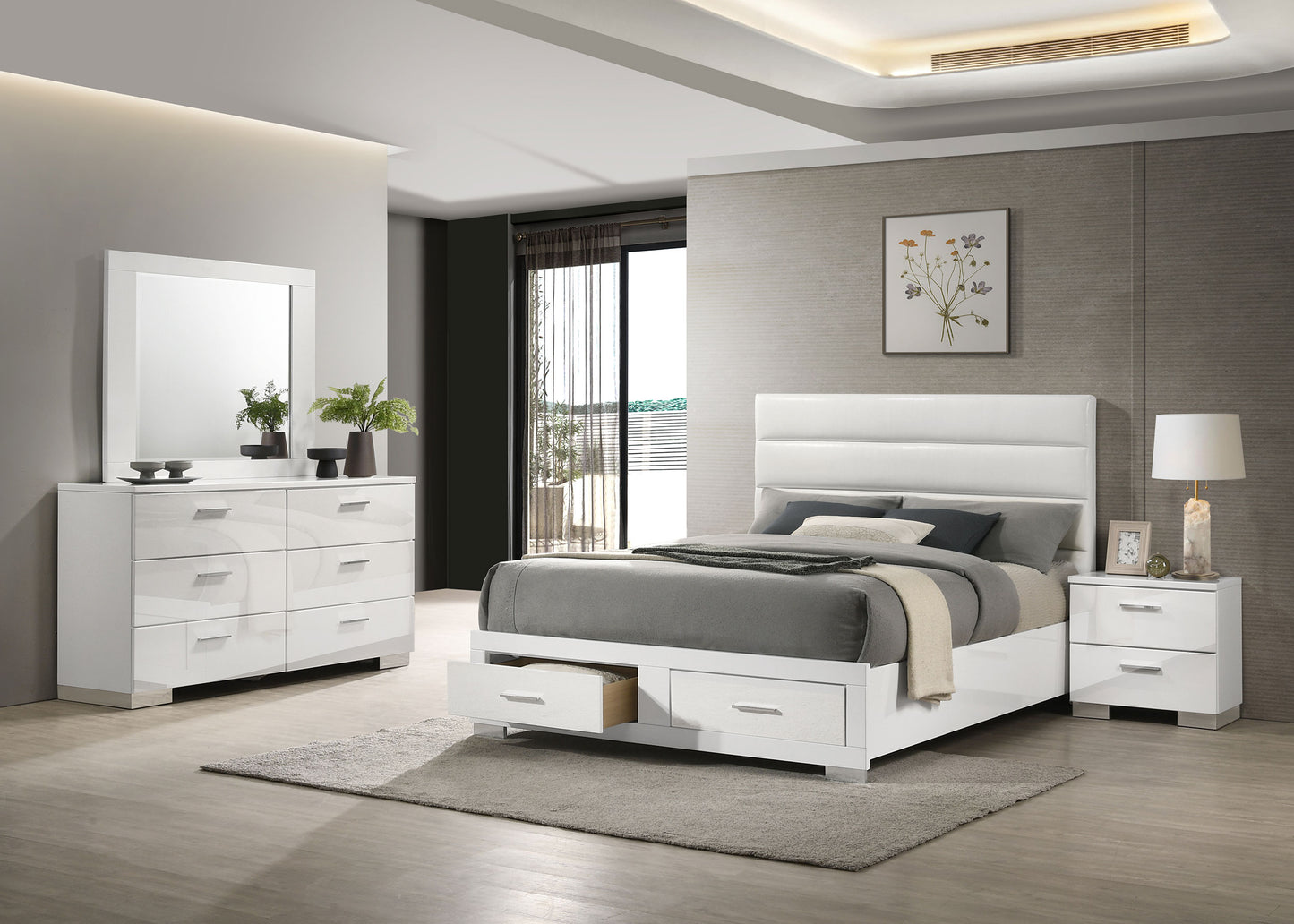 Felicity 4-piece California King Platform Bedroom Set White